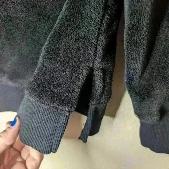 Wondershop long sleeve medium black velour sleepwear top soft cozy warm - Picture 3 of 6